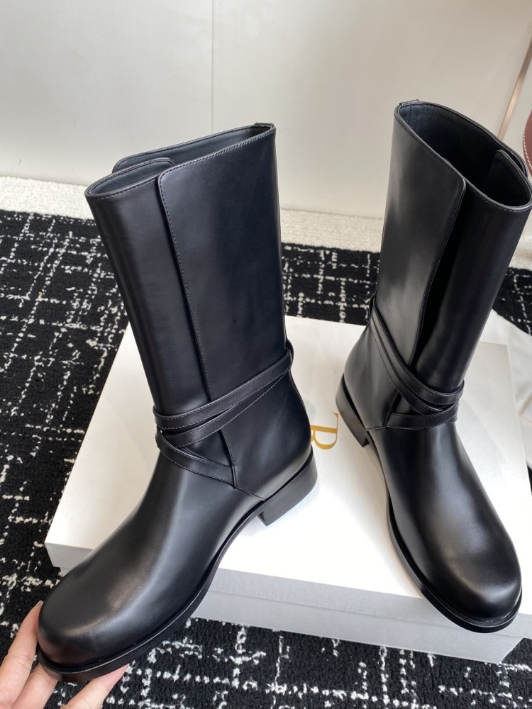 Сапоги женские фото 7