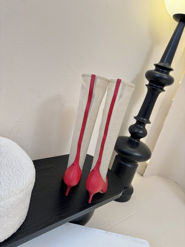 Сапоги женские фото 7