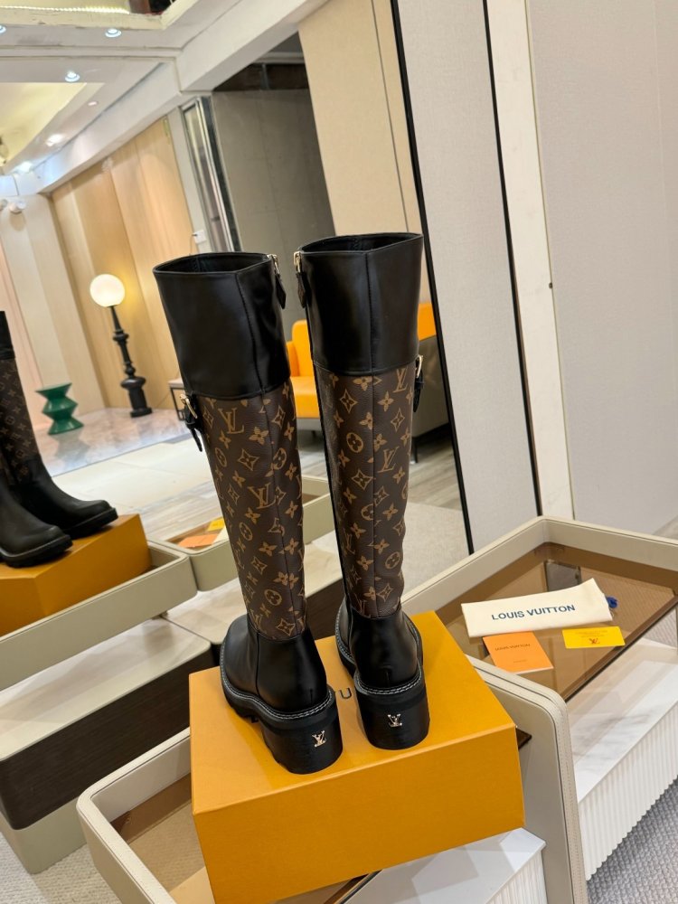 Boots women's фото 7