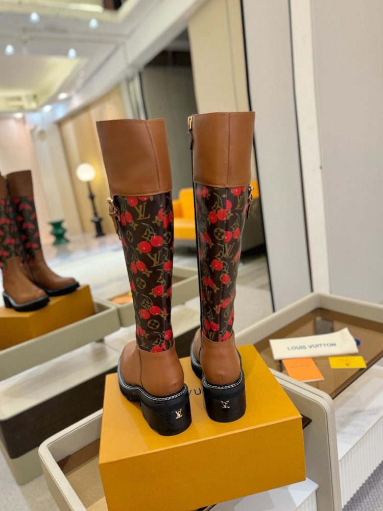 Чоботи жіночі фото 7