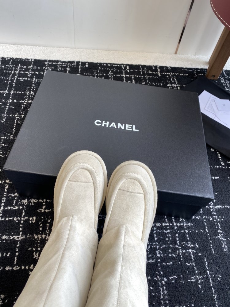 Сапоги женские фото 7