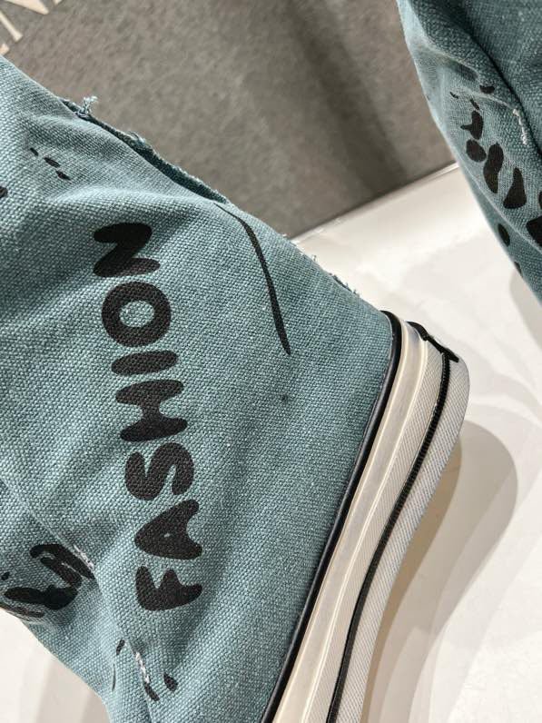 Boots women's фото 7