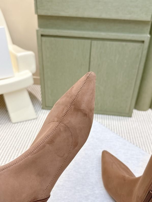 Сапоги женские фото 7