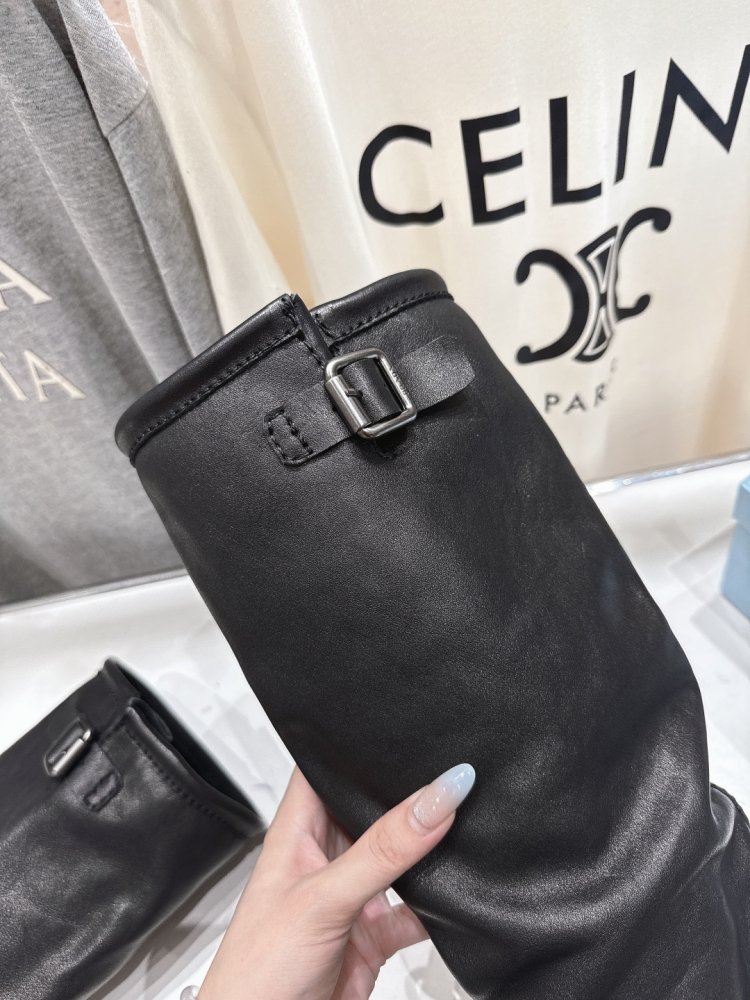 Сапоги женские фото 7