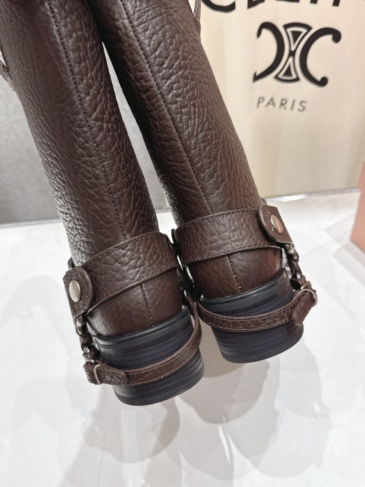 Сапоги женские фото 7