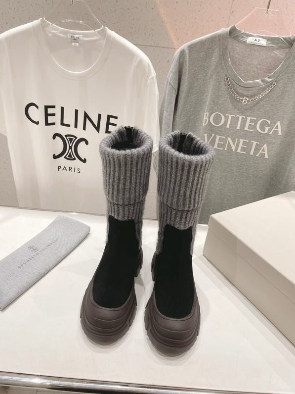 Сапоги женские фото 7