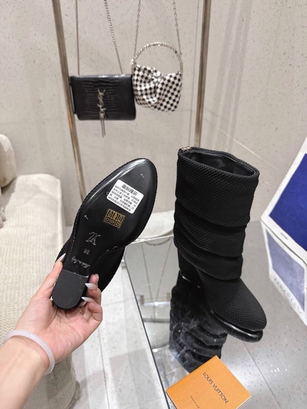 Сапоги женские фото 7