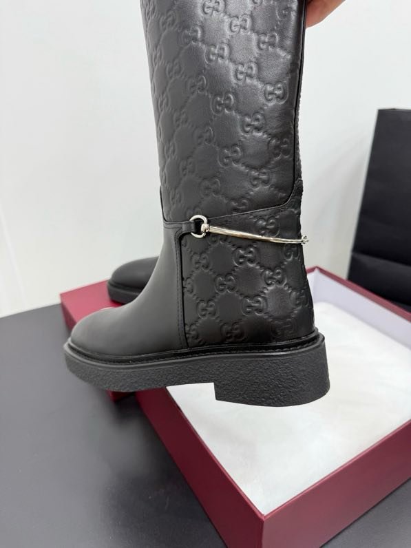 Сапоги женские фото 7