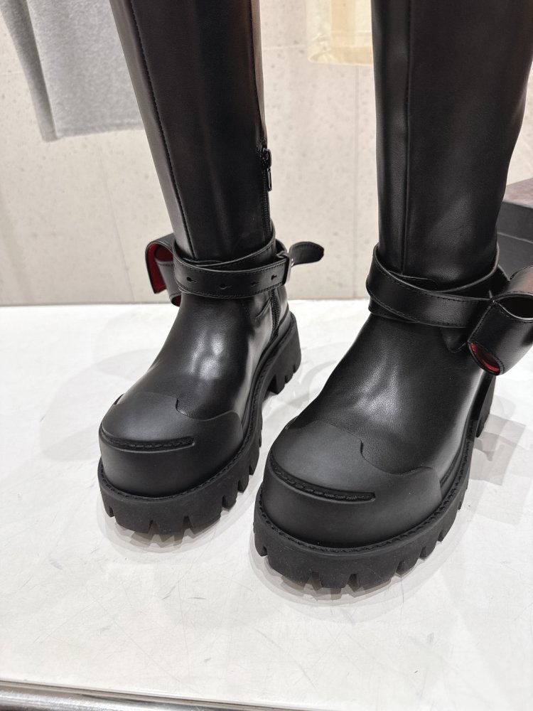 Сапоги женские фото 7