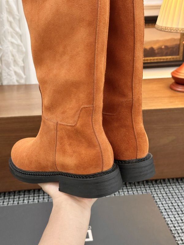 Сапоги женские фото 7