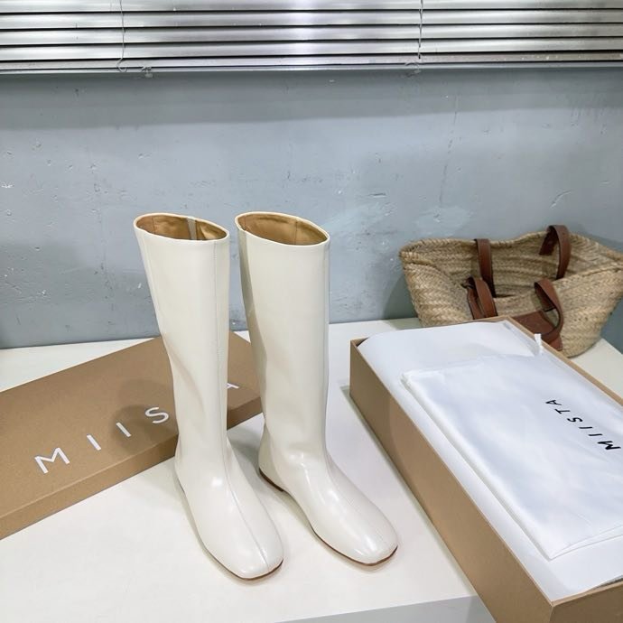 Сапоги женские фото 8