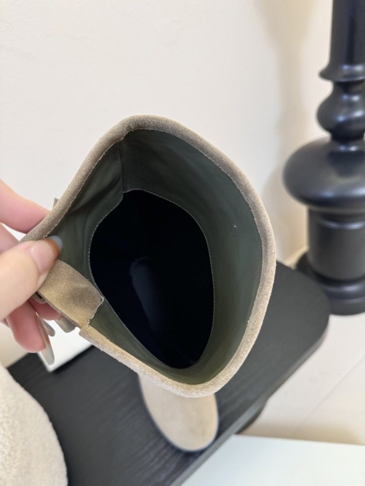 Сапоги женские фото 8