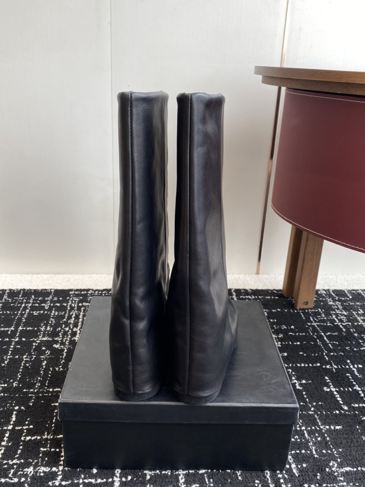 Boots women's фото 8