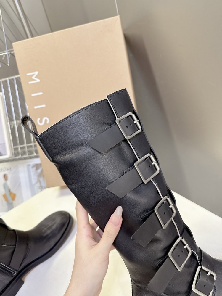 Сапоги женские фото 8