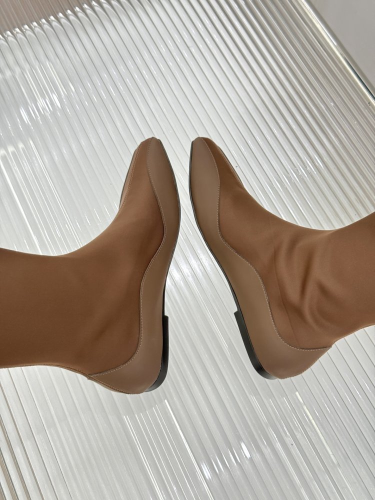 Чоботи жіночі фото 8