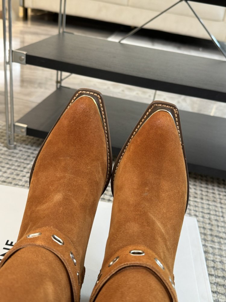 Сапоги женские фото 8