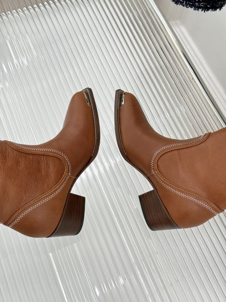 Чоботи жіночі фото 8