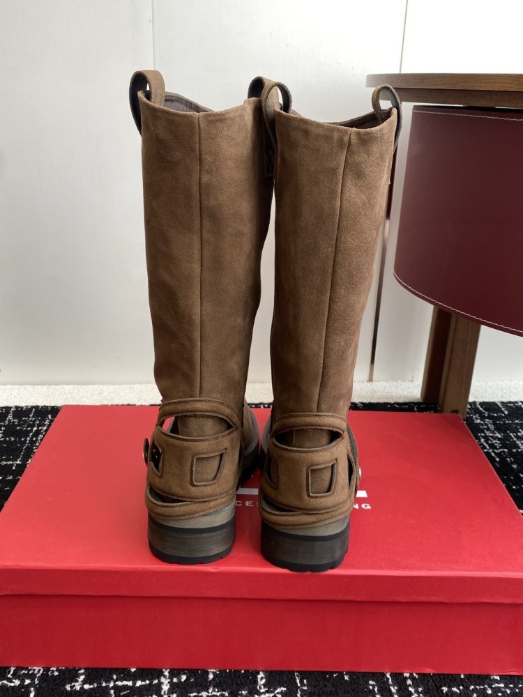 Сапоги женские фото 8