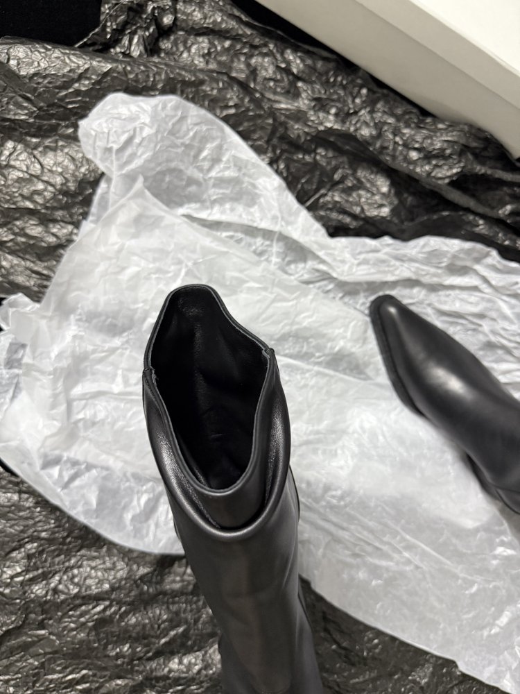 Сапоги женские фото 8