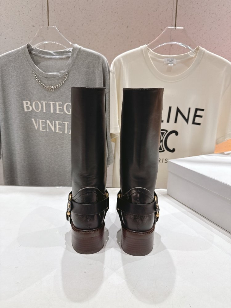 Сапоги женские фото 8