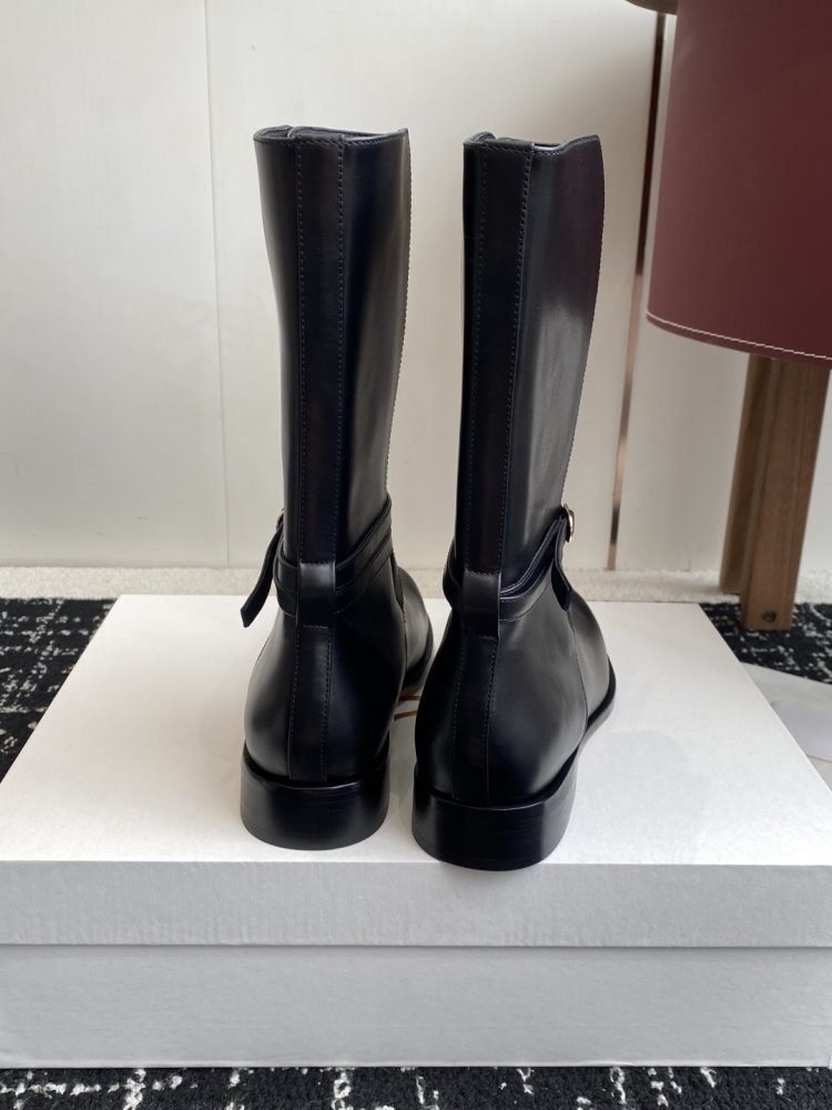 Сапоги женские фото 8