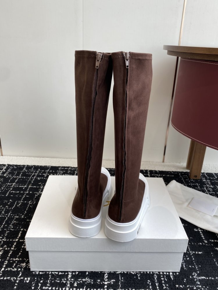 Сапоги женские фото 8