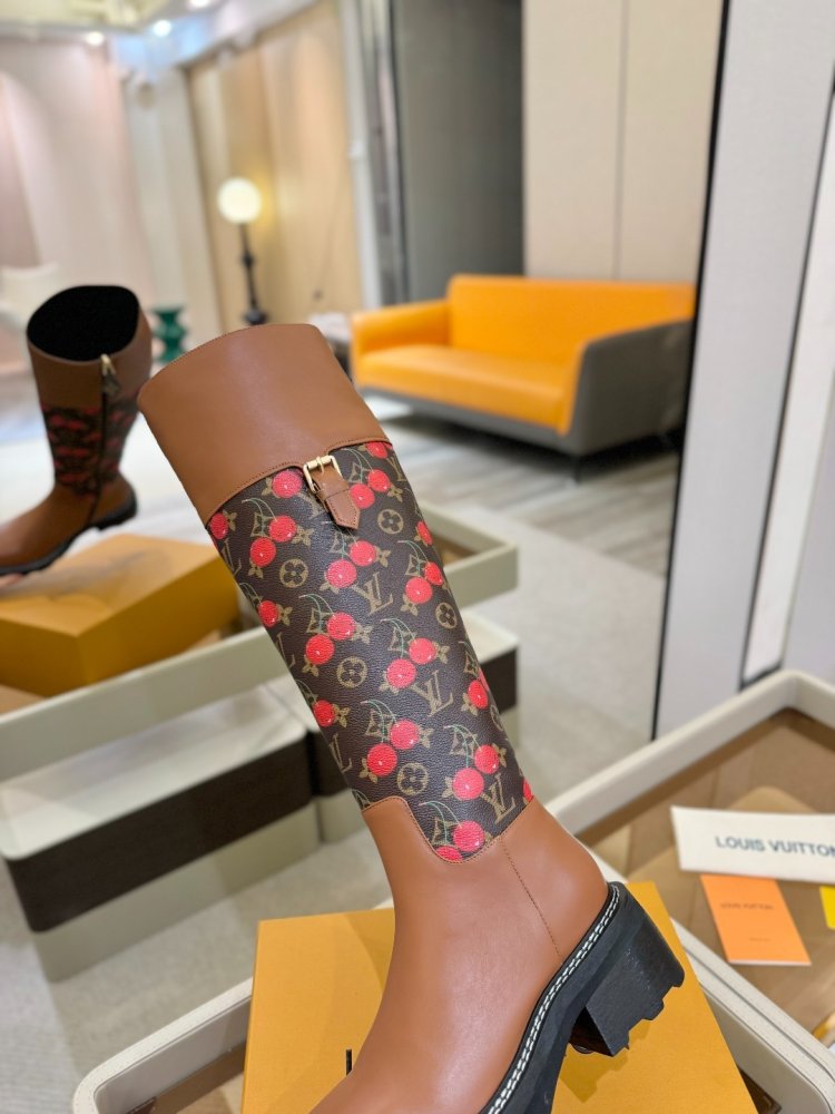 Чоботи жіночі фото 8