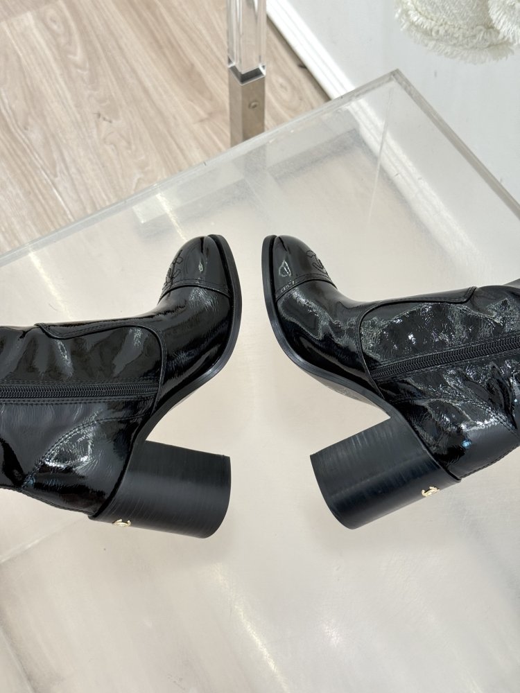 Сапоги женские фото 8