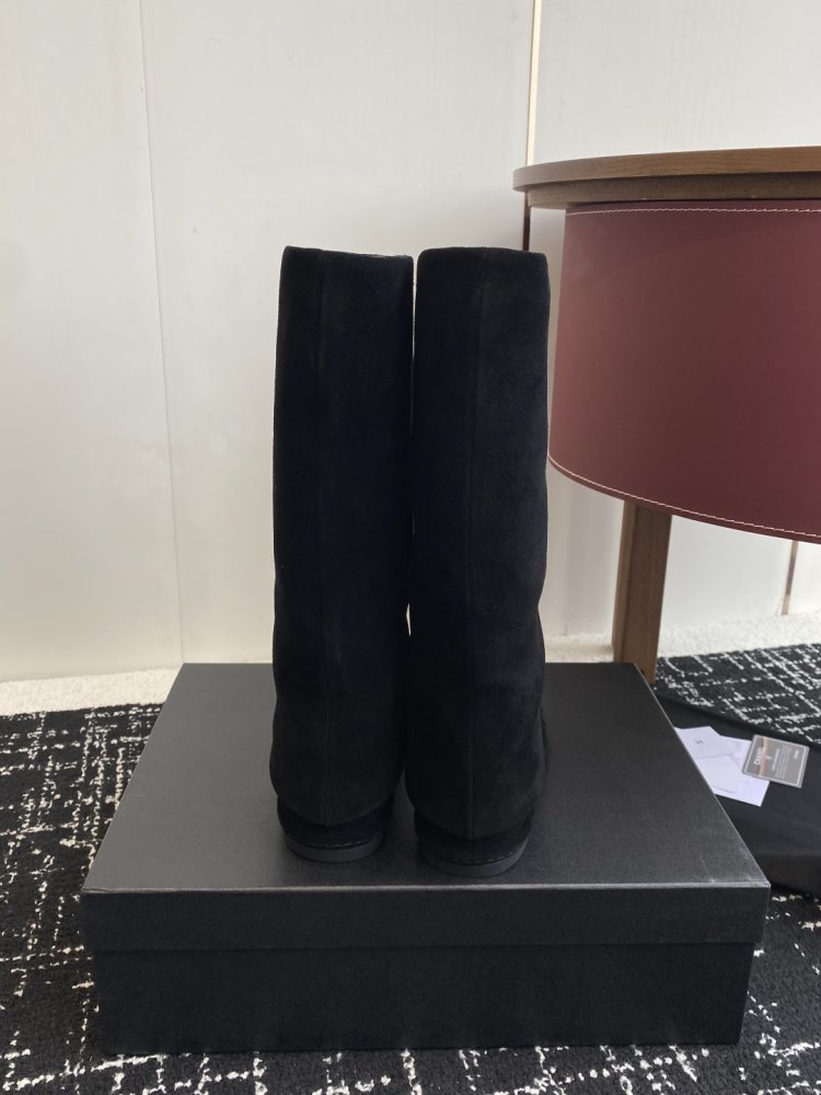 Сапоги женские фото 8