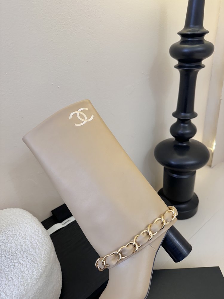 Сапоги женские фото 8