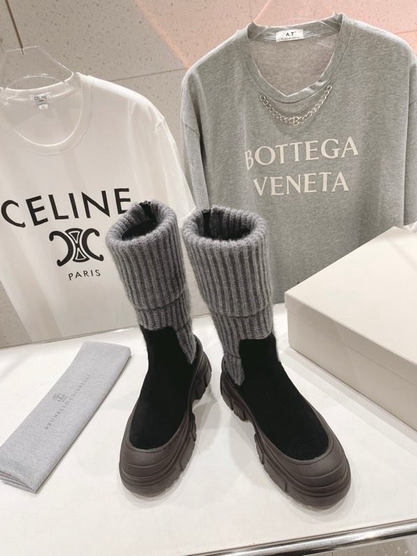 Сапоги женские фото 8