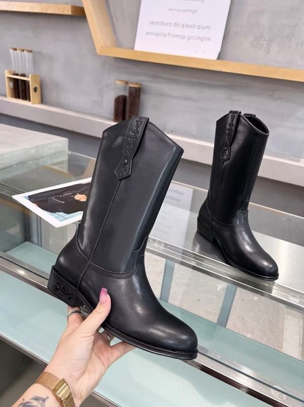 Сапоги женские фото 8