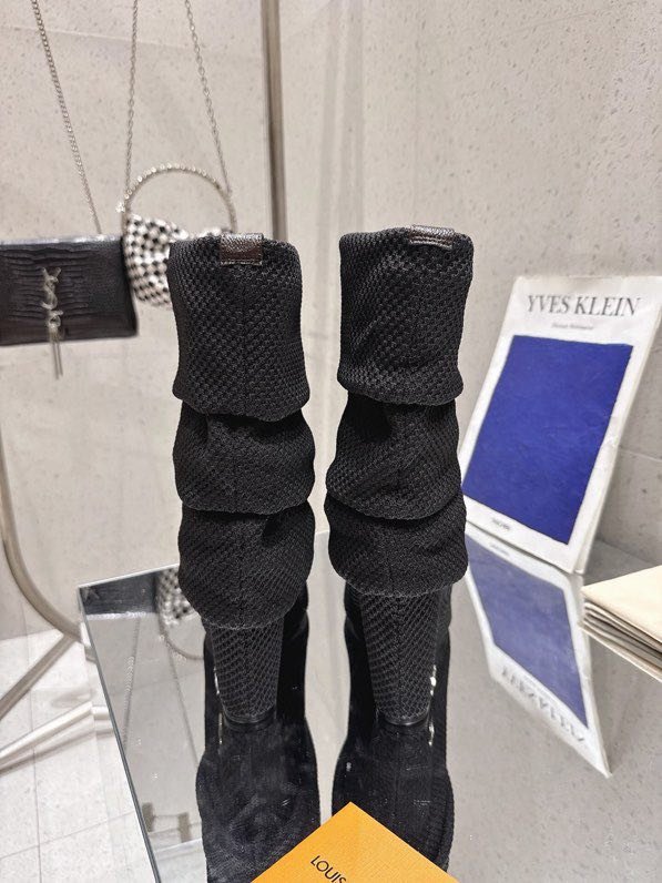 Сапоги женские фото 8