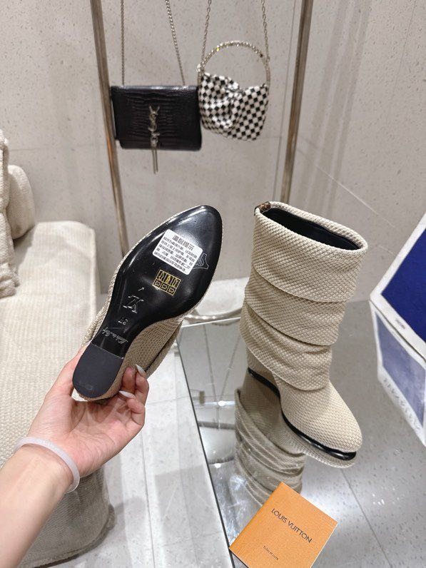 Сапоги женские фото 8