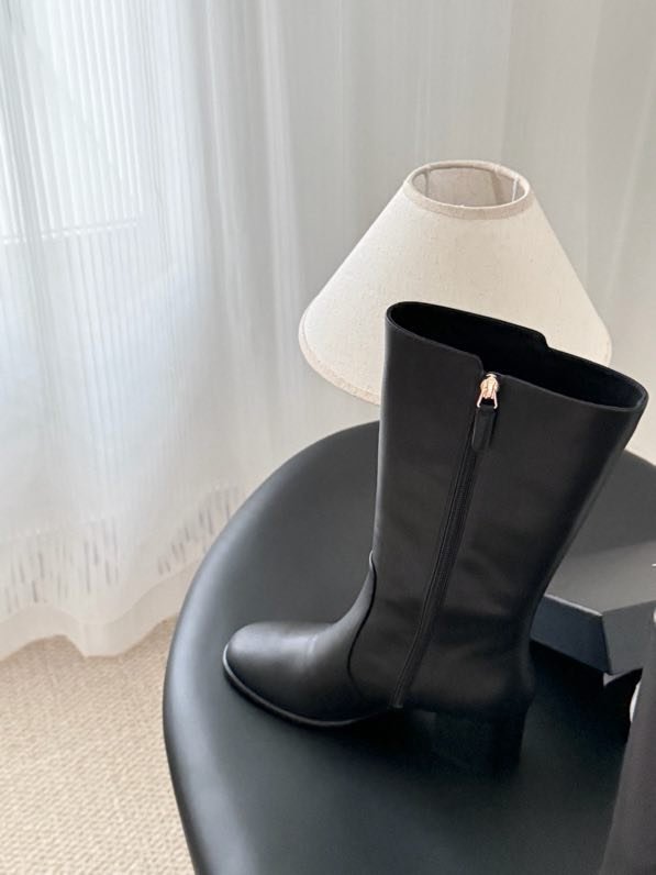 Сапоги женские фото 8