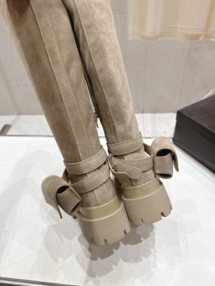 Сапоги женские фото 8