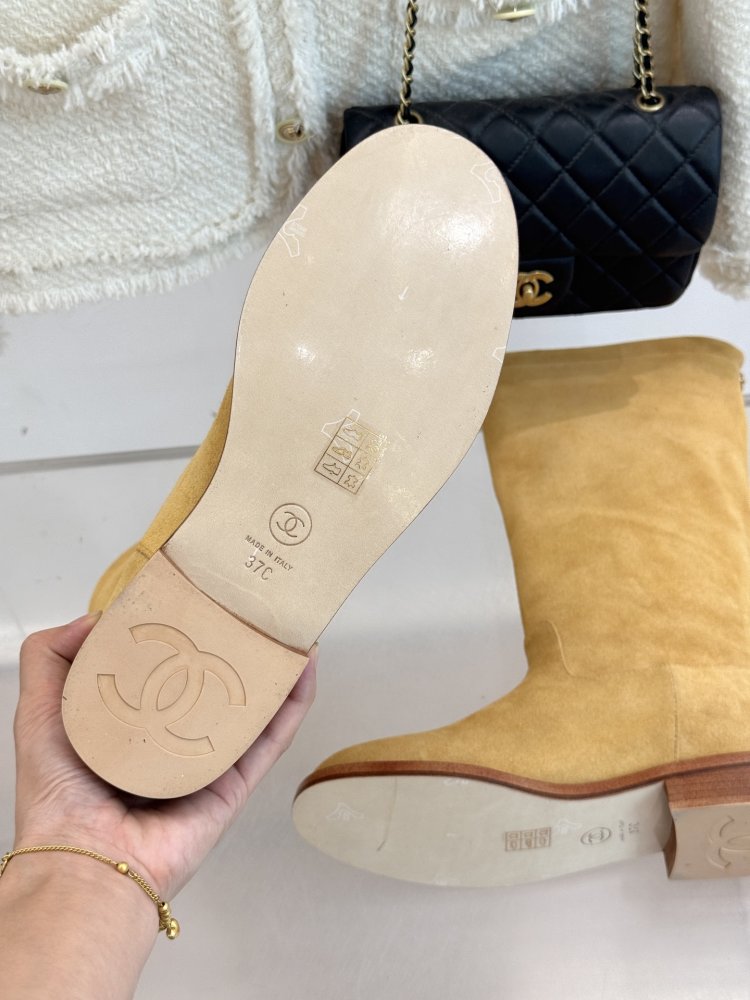 Чоботи жіночі фото 9