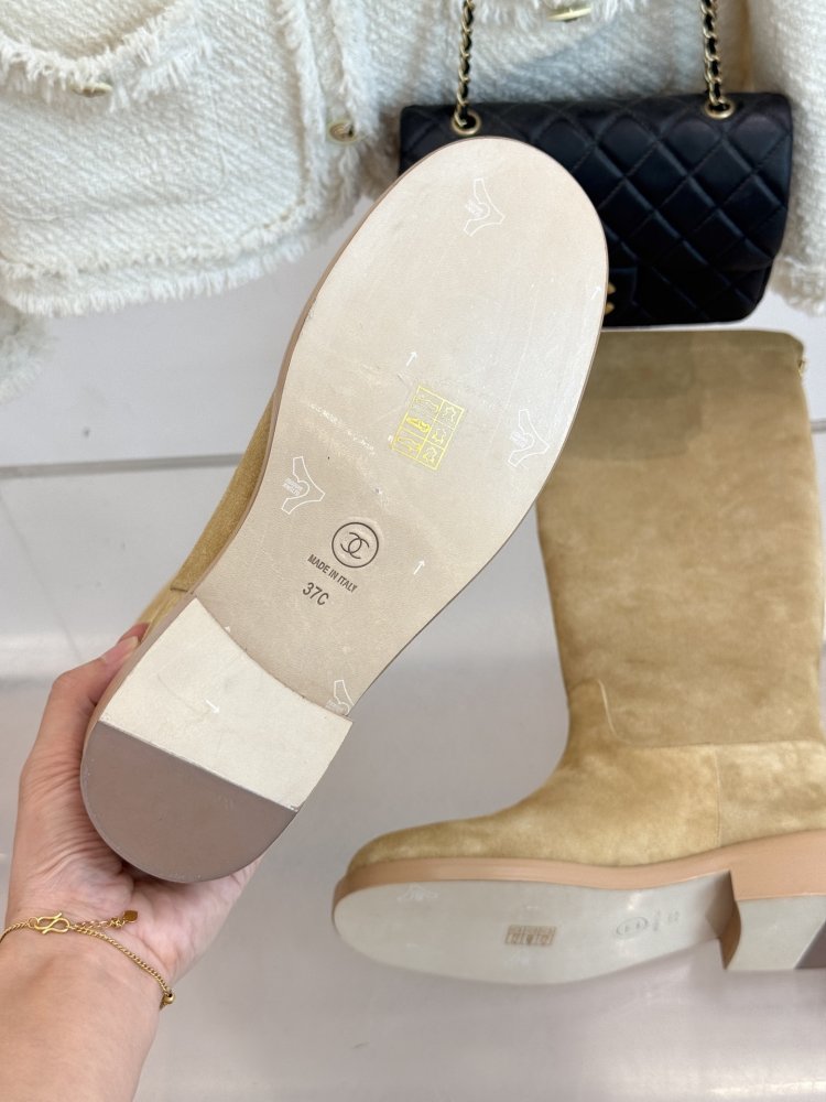 Чоботи жіночі фото 9