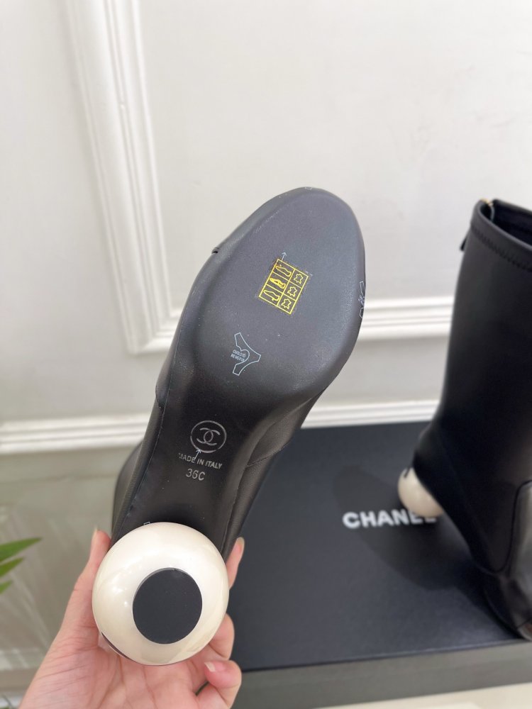 Чоботи жіночі фото 9