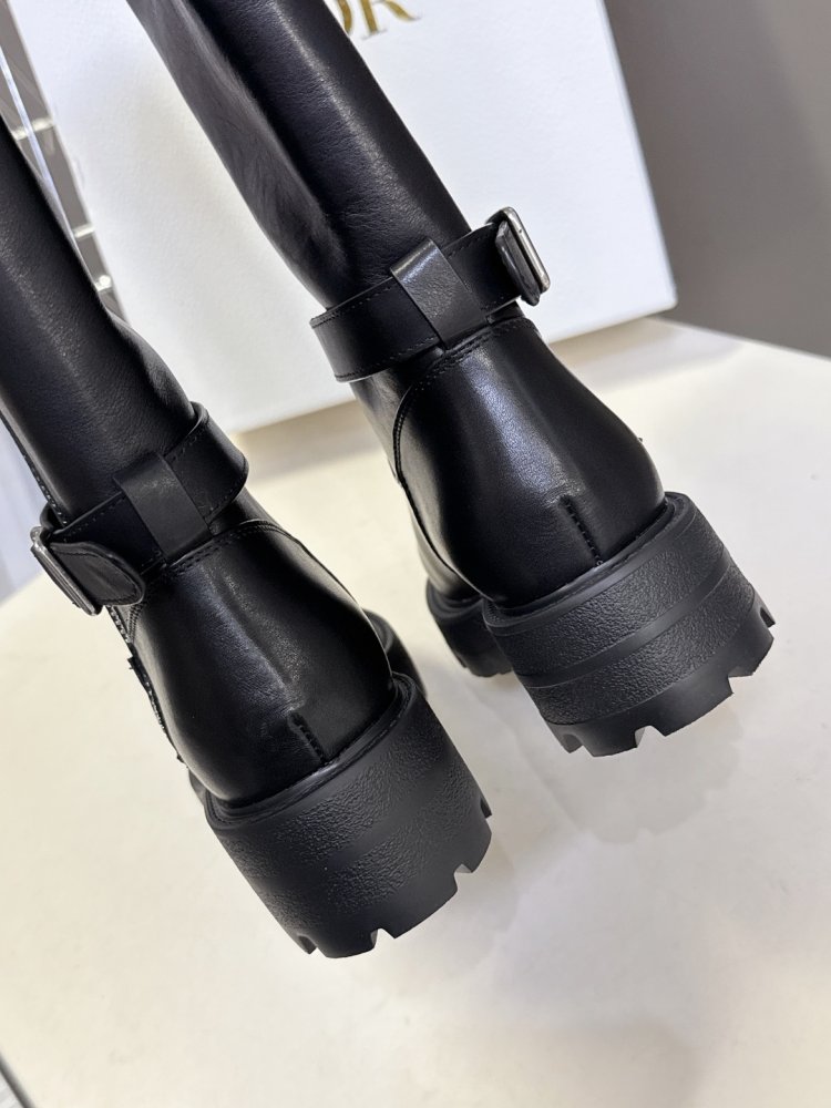 Чоботи жіночі фото 9