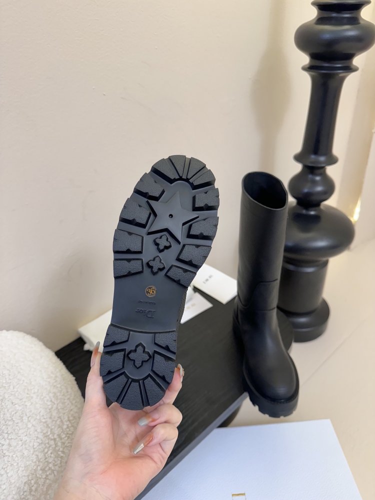 Сапоги женские фото 9