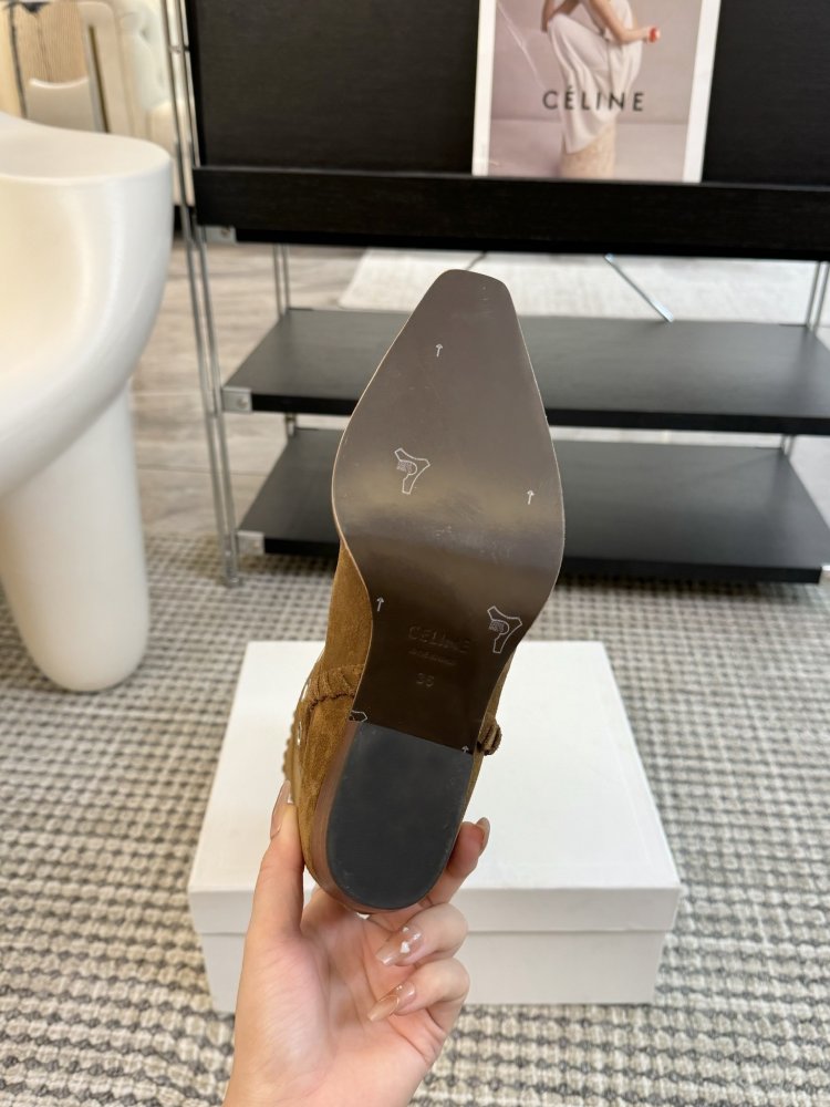 Чоботи жіночі фото 9