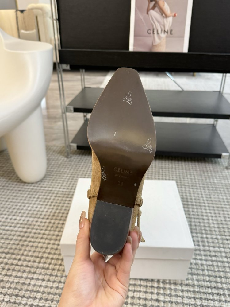 Сапоги женские фото 9