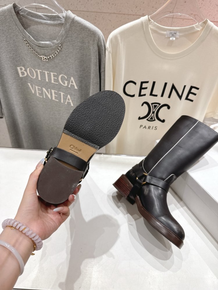 Сапоги женские фото 9