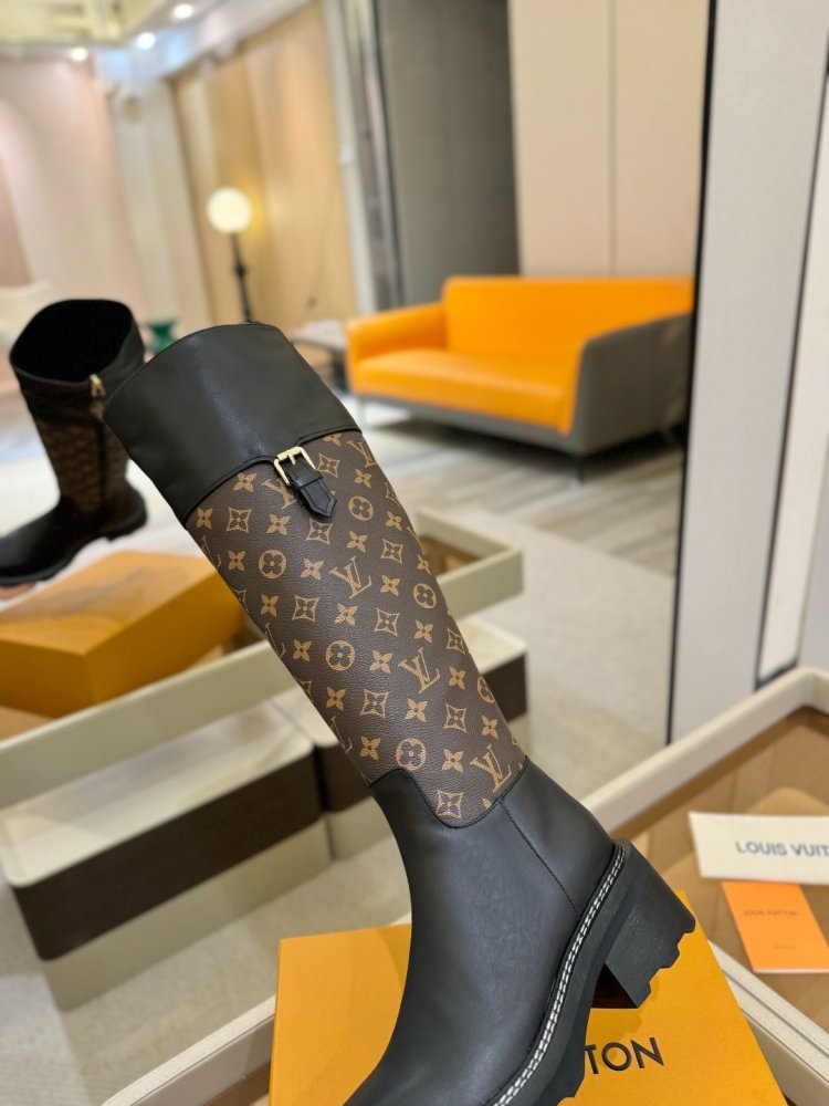 Boots women's фото 9