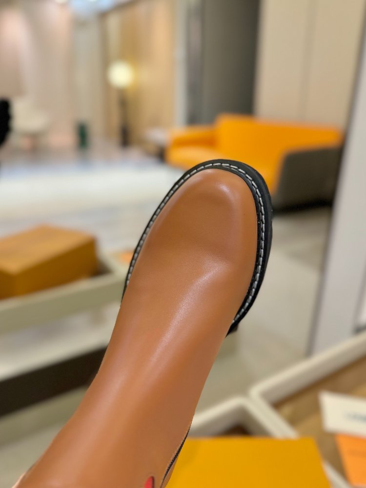 Чоботи жіночі фото 9