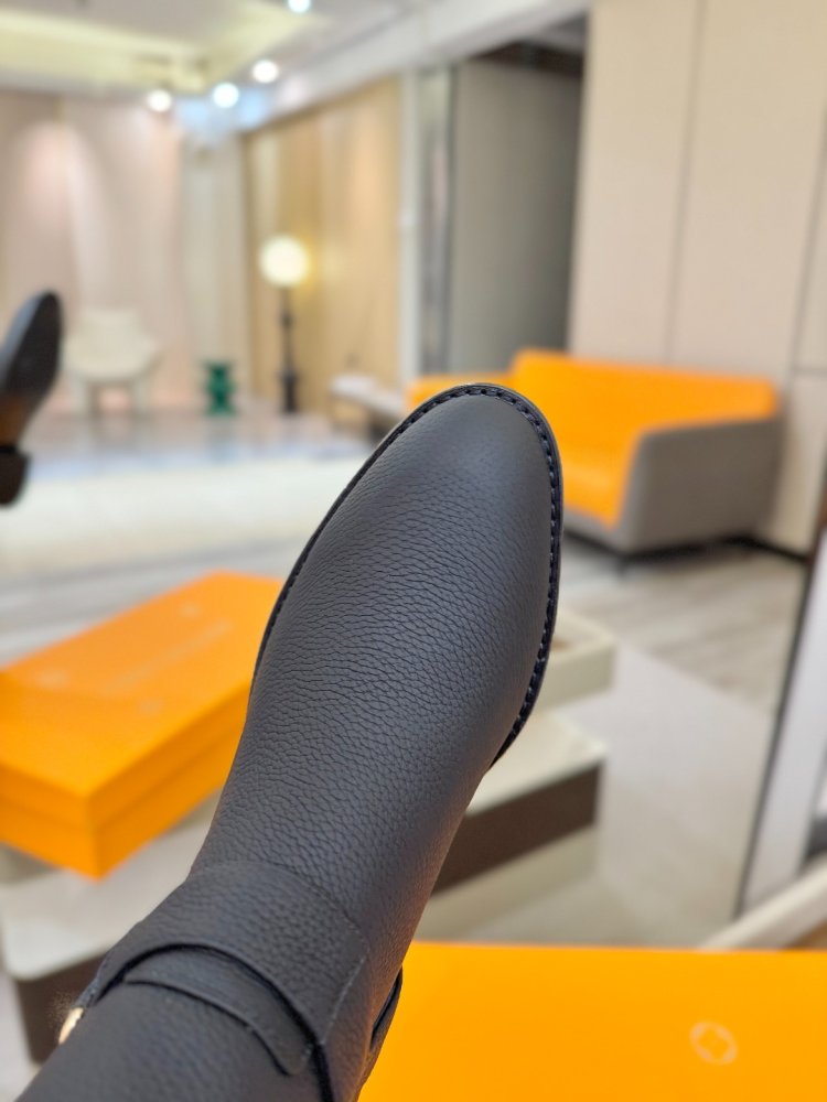 Сапоги женские фото 9