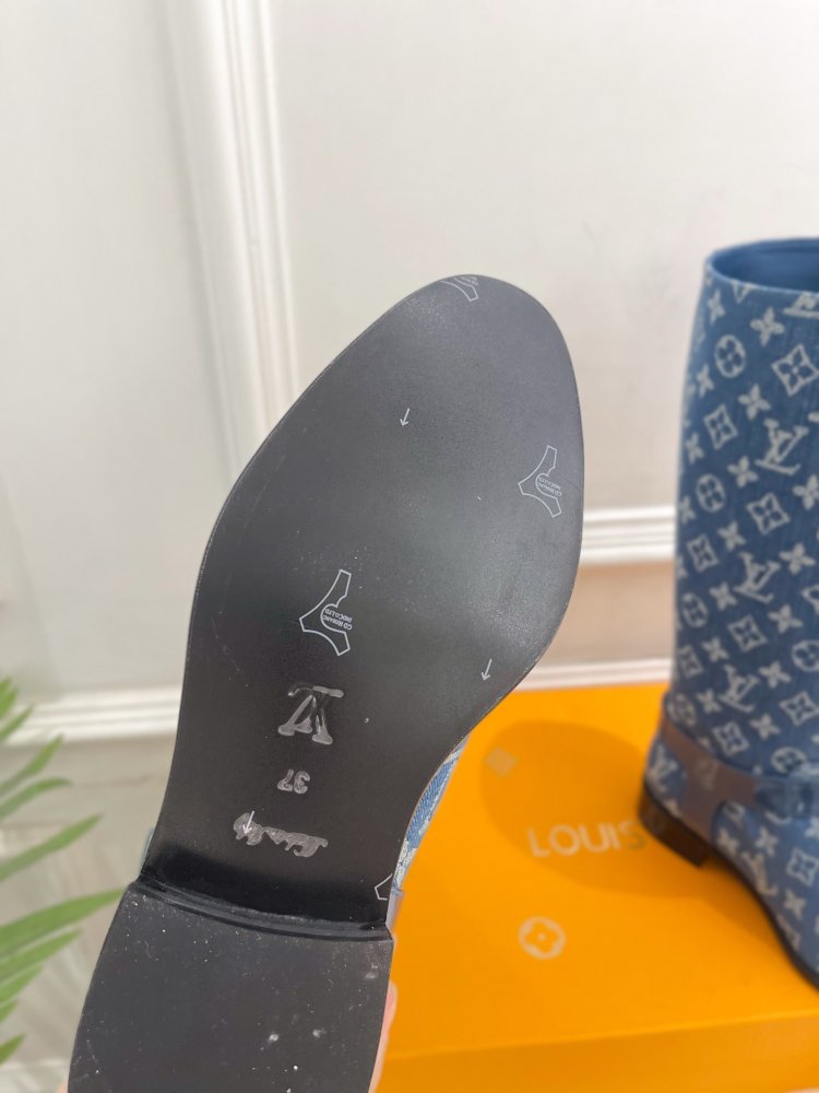 Boots women's фото 9