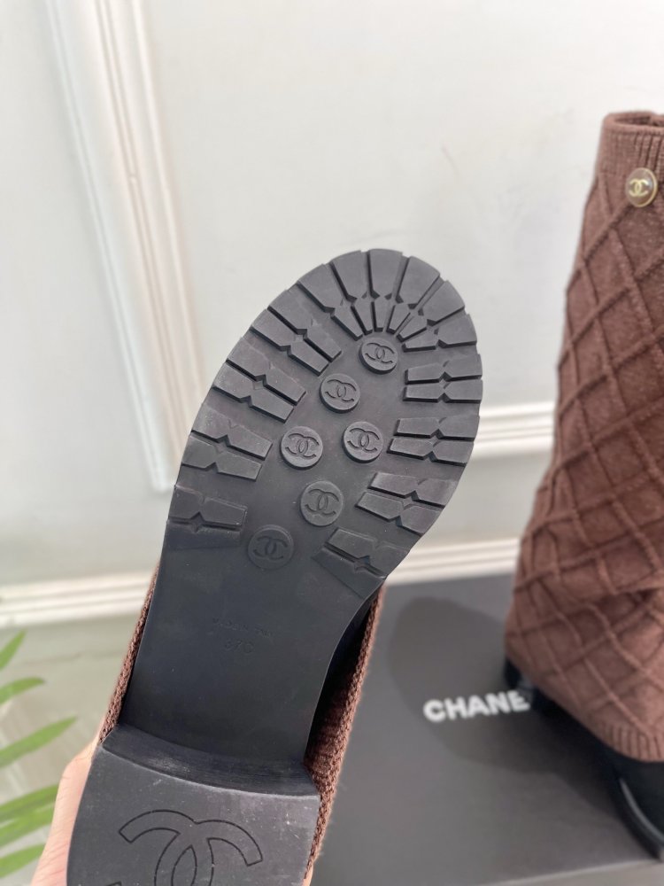 Сапоги женские фото 9