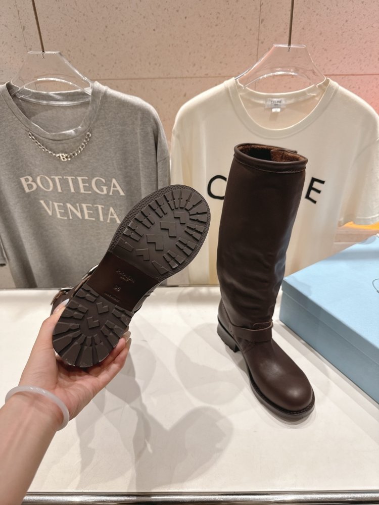 Сапоги женские фото 9